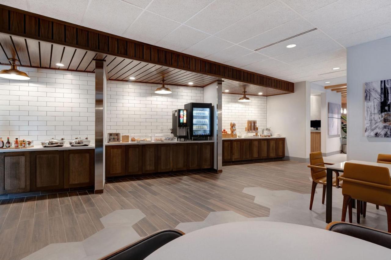 Fairfield By Marriott & Downtown Minneapolis